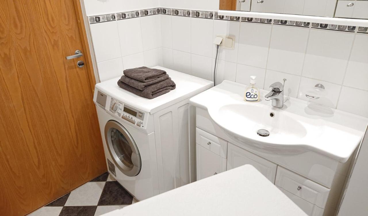 Riga City Center Quiet Apartment With Free Private Parking المظهر الخارجي الصورة