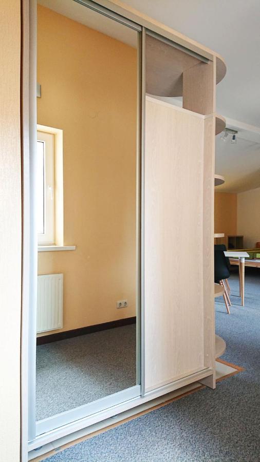 Riga City Center Quiet Apartment With Free Private Parking المظهر الخارجي الصورة