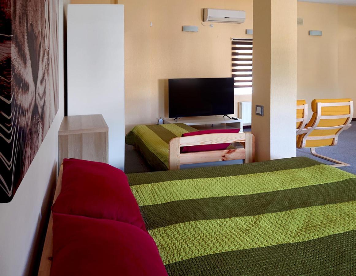 Riga City Center Quiet Apartment With Free Private Parking المظهر الخارجي الصورة