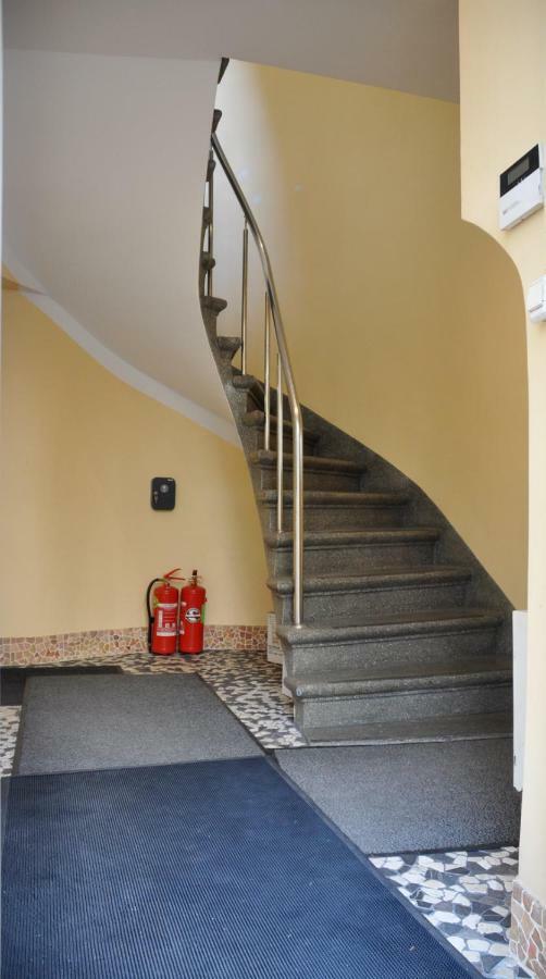 Riga City Center Quiet Apartment With Free Private Parking المظهر الخارجي الصورة